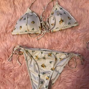 Lemon bikini